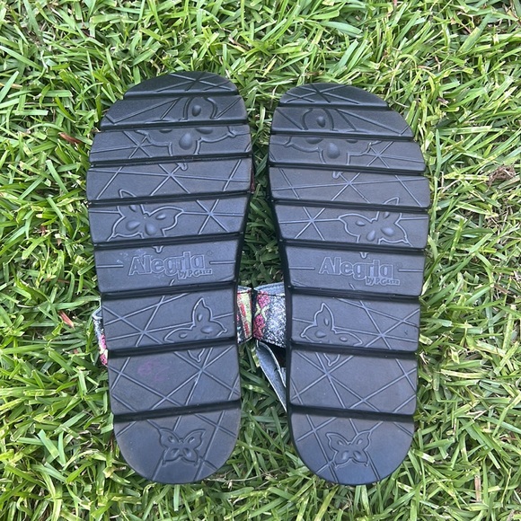⭐️ Algeria Velcro Sandals - Picture 8 of 14